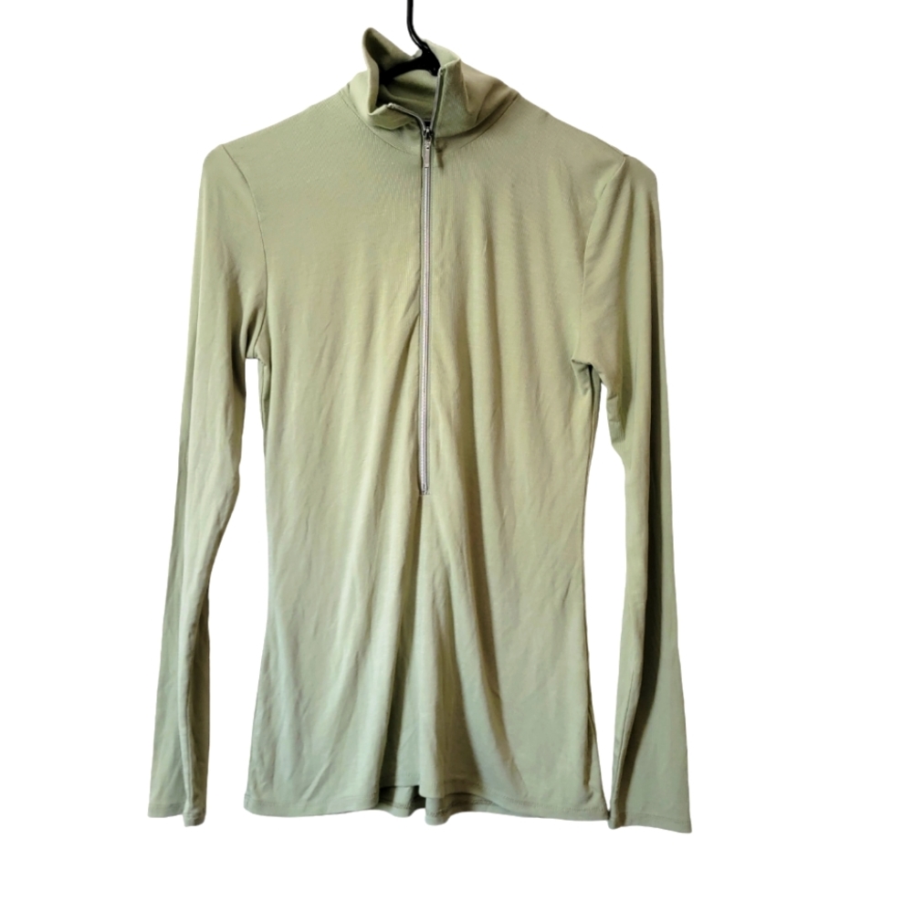 Capsule 121 light green zeta 1/2 zip top nwt size xs
